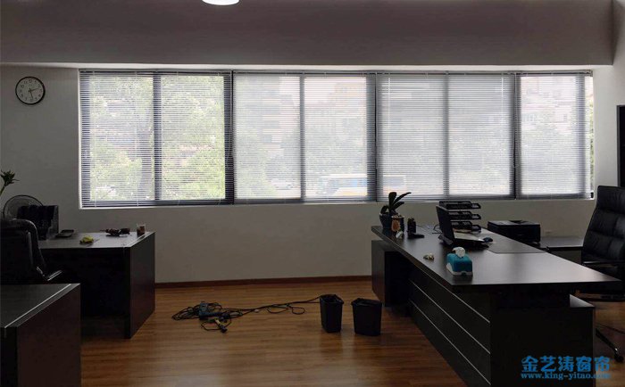 佛山禪城區季華路1506創意城辦公室百葉窗簾安裝工程