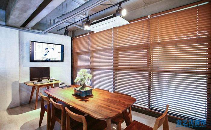 辦公室窗簾顏色搭配——根據辦公室面積決定