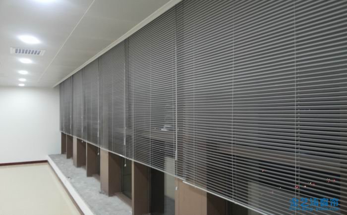 電動(dòng)窗簾的優(yōu)缺點(diǎn)有哪些?三分鐘就能讓你看明白 電動(dòng)窗簾